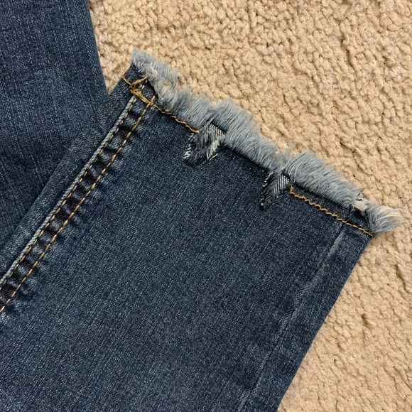 Wild Fable Dark Wash Distressed Straight Leg Denim Jeans size 8 - Picture 5 of 6